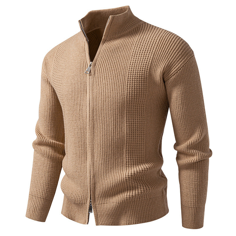 Herren Strickjacke mit hohem Kragen und innovativem Zipper Heidi-Mode