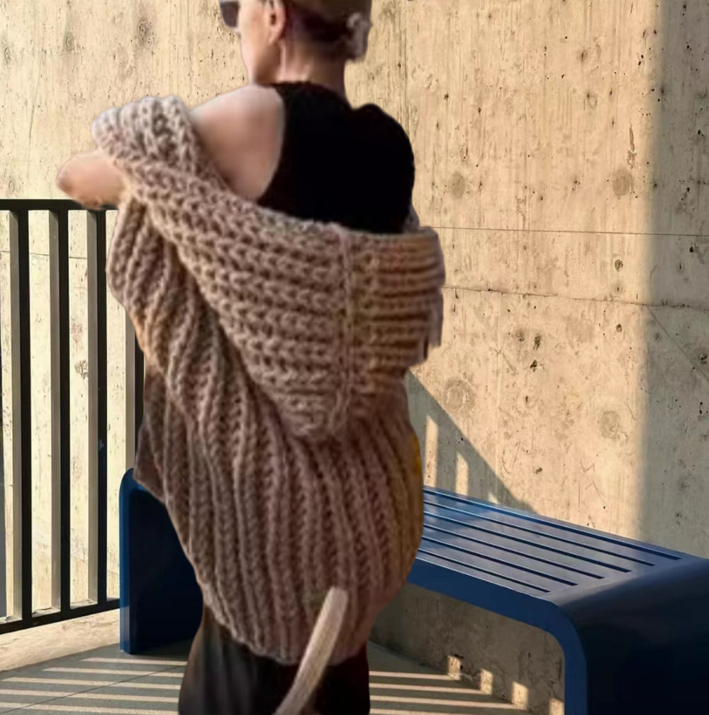 Damen Grobstrick-Hoodiejacke mit oversized Passform und tiefem Kragen Heidi-Mode