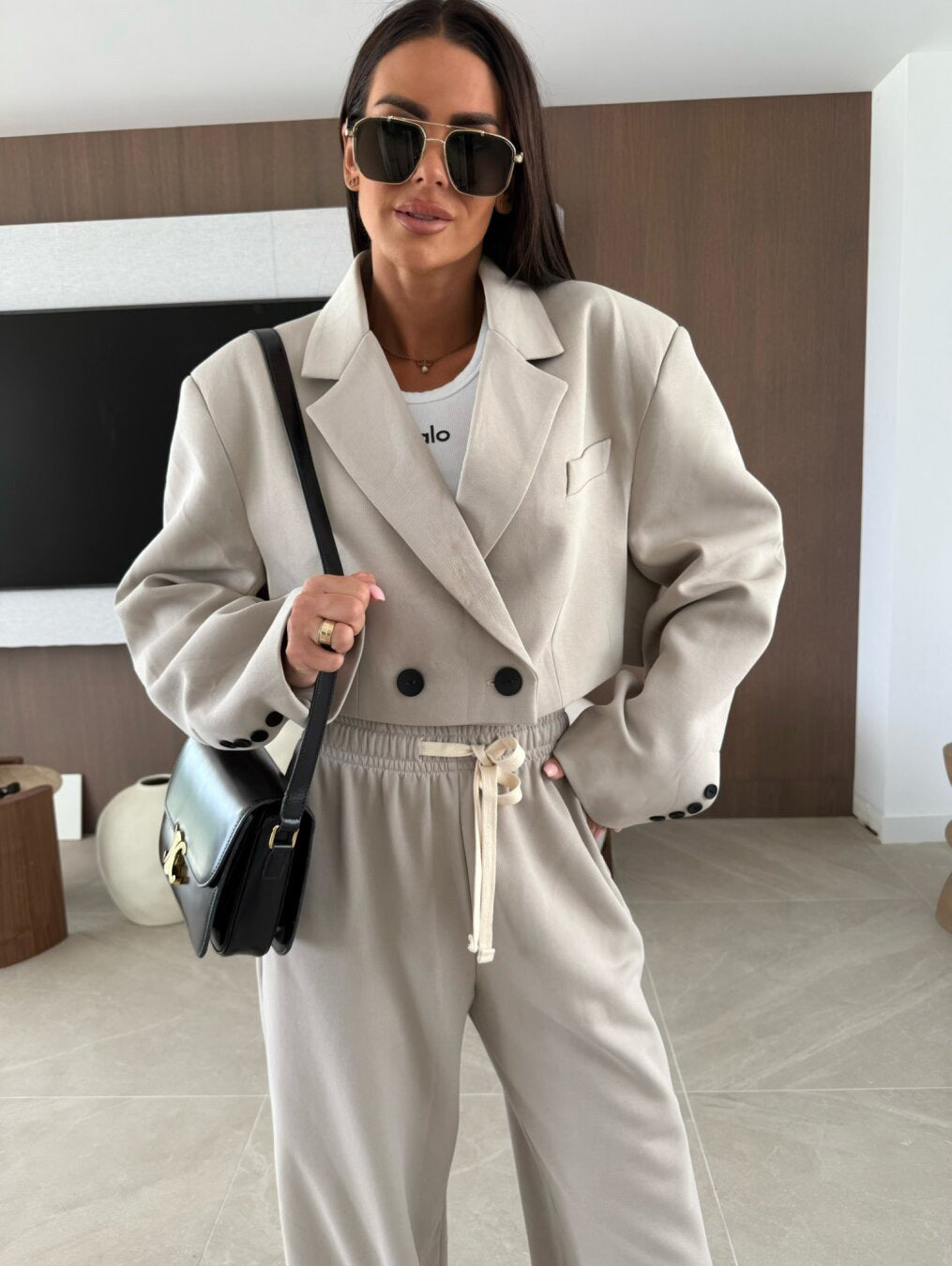 Damen sportliches Urlaubs-Set mit lässigem Blazer und hoch geschnittenem Oberteil Heidi-Mode