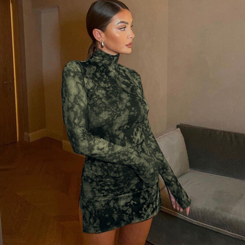 Damen Figurumspielendes Minikleid mit Spitzeneinsätzen und hohem Schlitz Heidi-Mode