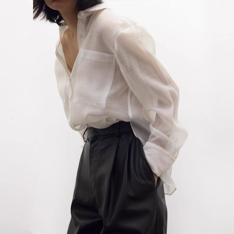 Damen transparente Bluse mit klassischem Kragen und dekorativen Taschen Heidi-Mode