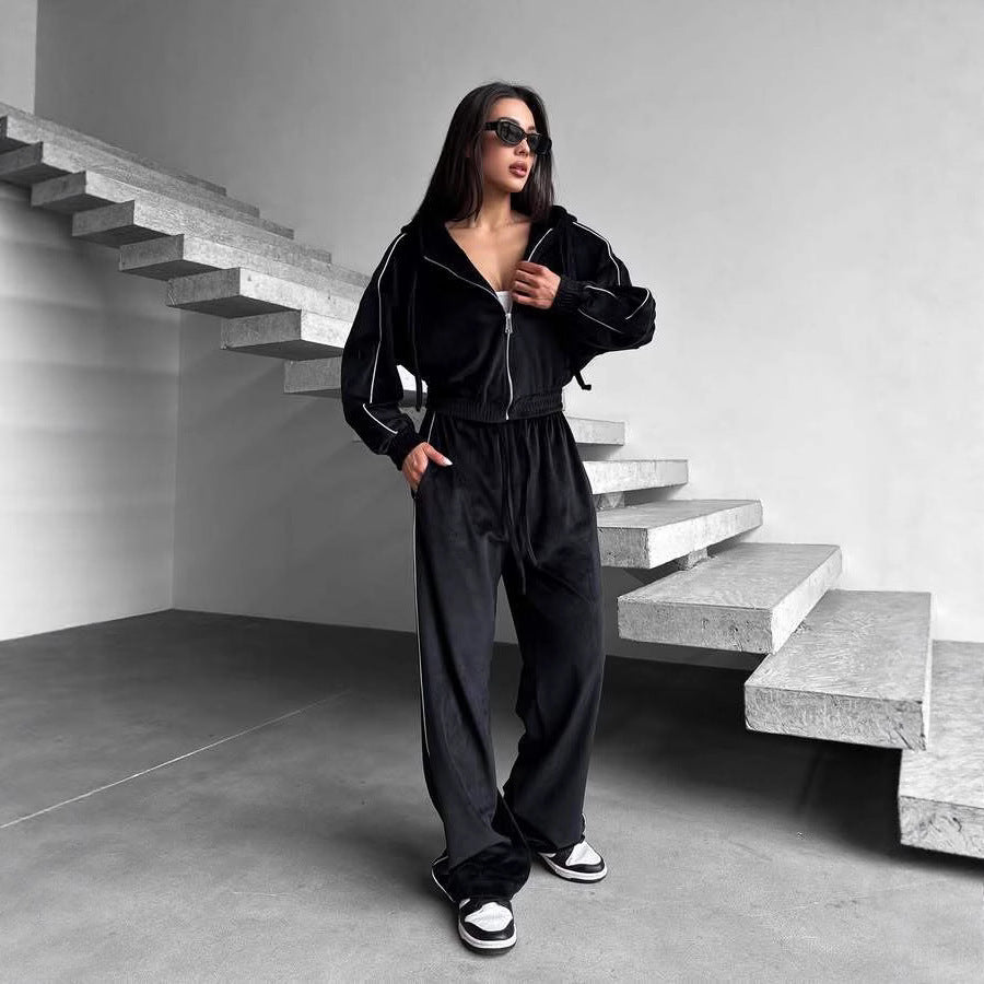 Damen Loungewear-Anzug aus hochwertigem Velours mit Kapuze und elastischem Bund Heidi-Mode