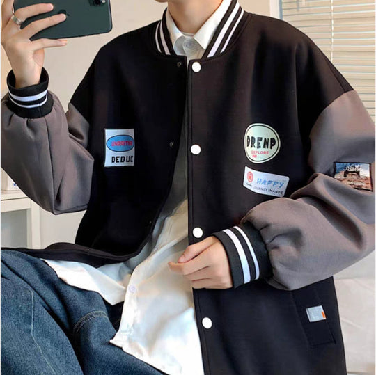 Herren Collegejacke mit praktischen Taschen und Stickereien Heidi-Mode