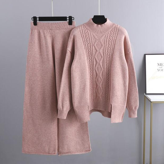 Damen eleganter Strickanzug mit hohem Kragen und farbenfrohem Muster Heidi-Mode