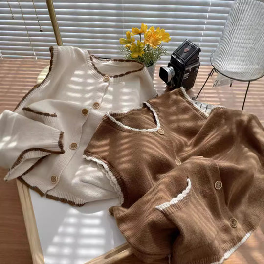 Damen Strickweste mit kontrastierenden Details und Taschen Heidi-Mode
