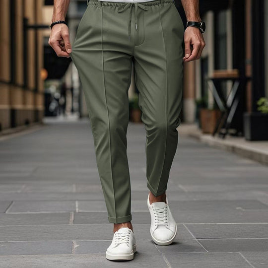 Herren modische Slim-Fit Jogginghose mit elastischem Bund und praktischen Seitentaschen Heidi-Mode