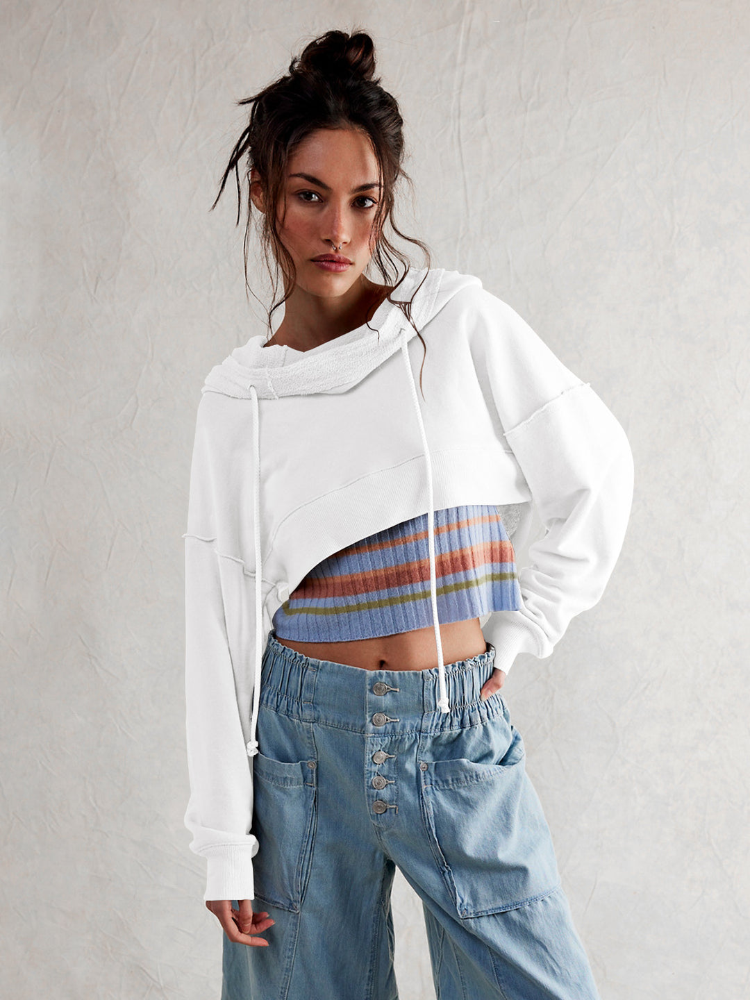 Damen cropped Sweatshirt mit lässigem Schnitt und Kängurutasche Heidi-Mode