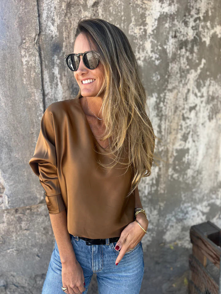 Damen lässiges Oberteil mit besonderem Schnitt und leichtem Glanz Heidi-Mode