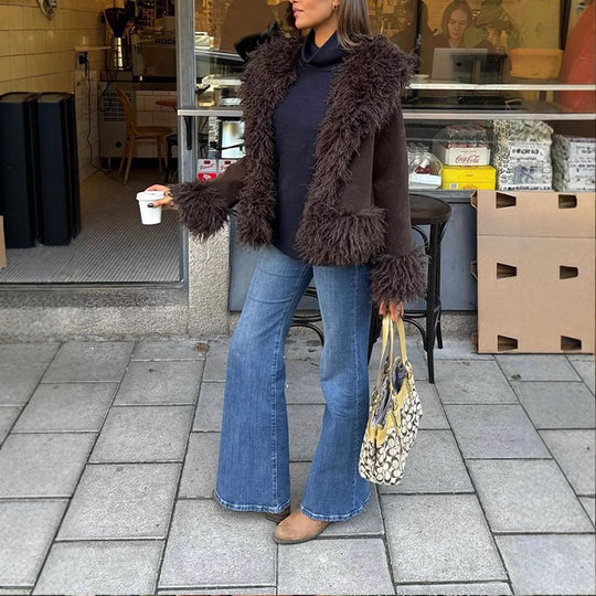 Damen lässige Kurzjacke aus plüschigem Material mit einzigartigem Schnitt Heidi-Mode