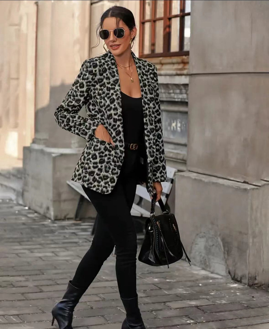 Damen modischer Blazer mit Leopardenmuster und taillierter Passform Heidi-Mode