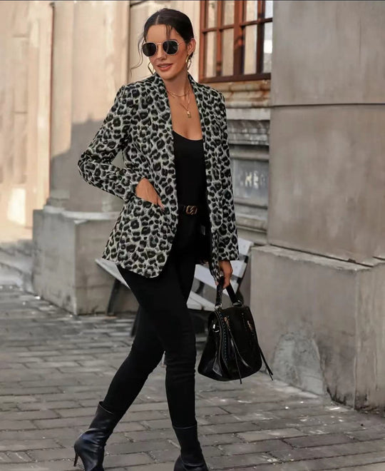 Damen modischer Blazer mit Leopardenmuster und taillierter Passform Heidi-Mode