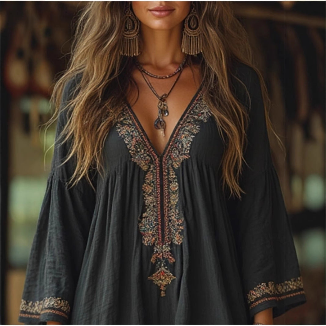 Damen Strandkleid mit kunstvoller Stickerei und weiten Ärmeln Heidi-Mode