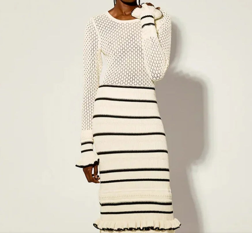 Damen Strickmaxikleid mit raffiniertem Lochmuster und kontrastierendem Streifen Heidi-Mode
