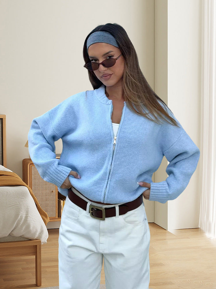 Damen Strickjacke mit kurzem Schnitt und sportlichem Reißverschluss Heidi-Mode
