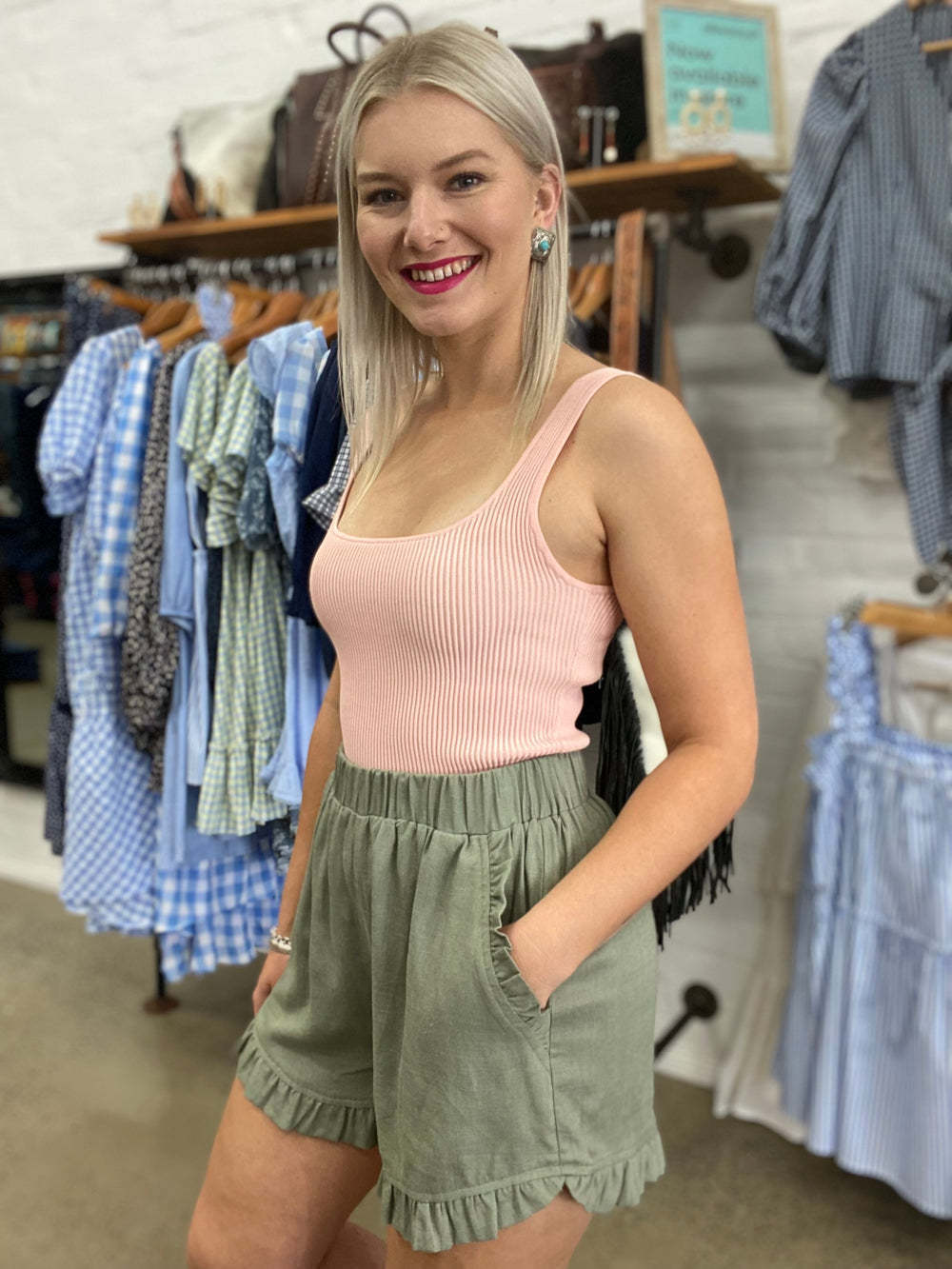 Damen Freizeitshorts mit Rüschendetails und praktischen Taschen Heidi-Mode