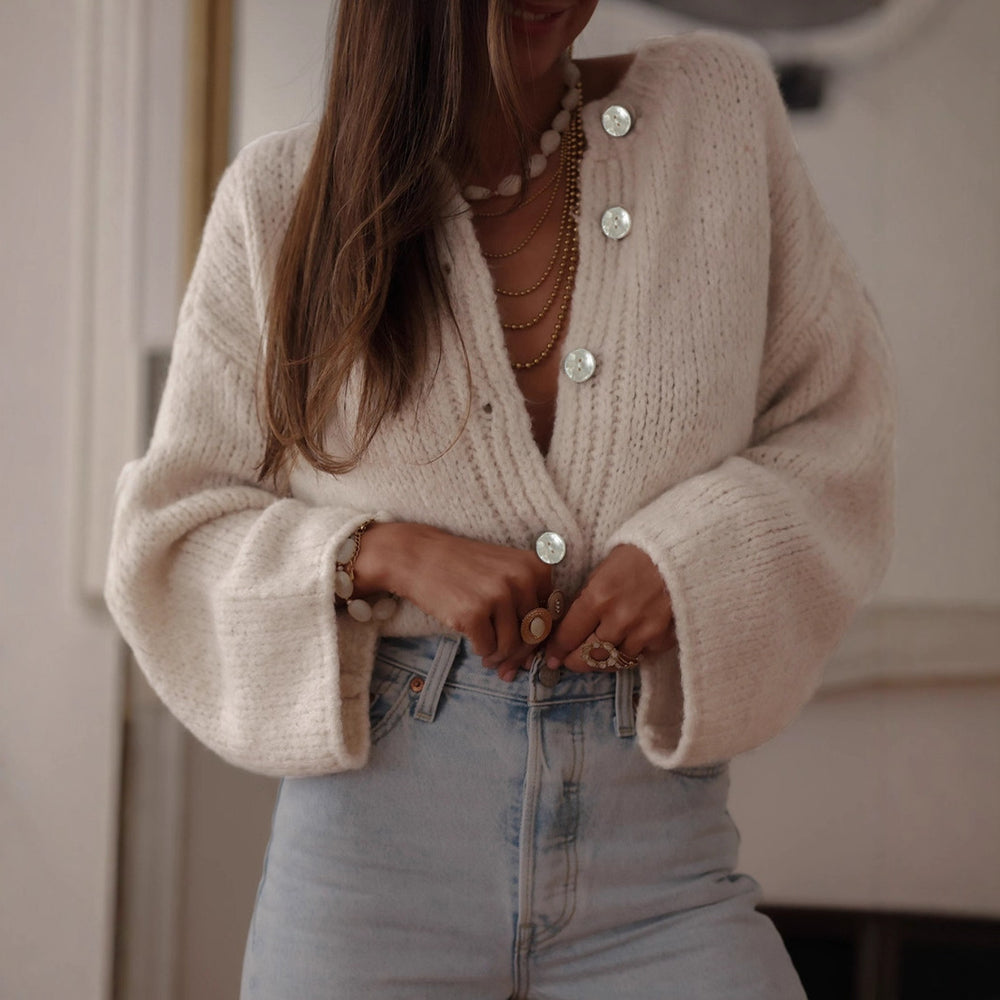 Damen kuschelige Strickjacke mit oversized Ärmeln und eleganten Perlenknöpfen Heidi-Mode