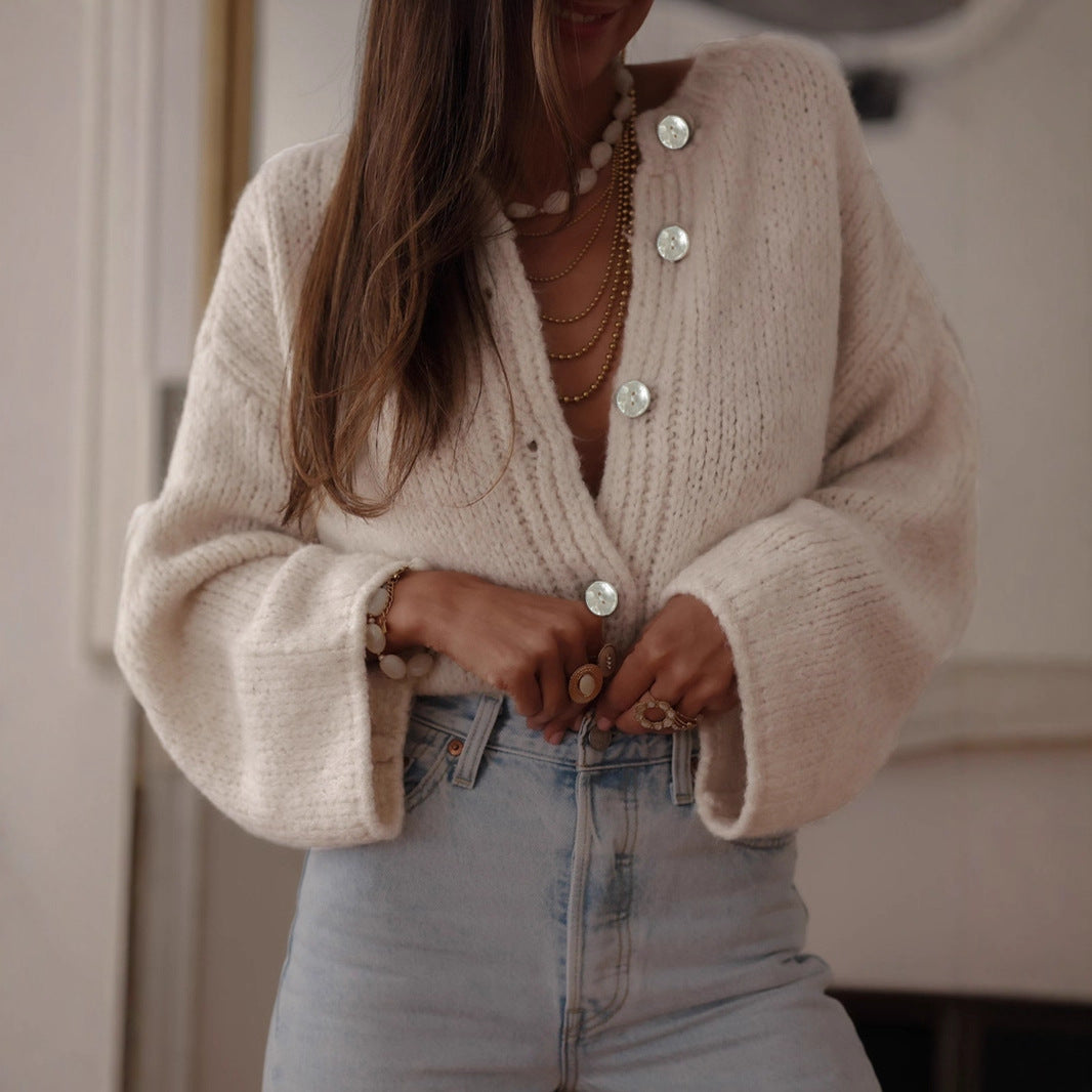 Damen kuschelige Strickjacke mit oversized Ärmeln und eleganten Perlenknöpfen Heidi-Mode