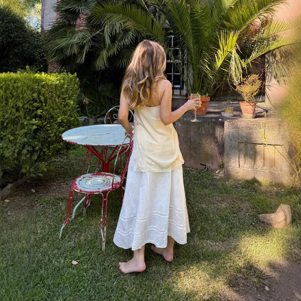 Damen Spitzenoberteil mit feinen Trägern und luxuriösem Fall Heidi-Mode