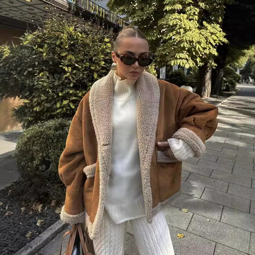Damen Kuschelige Teddyjacke mit weitem Schnitt und eleganten Knopfdetails Heidi-Mode