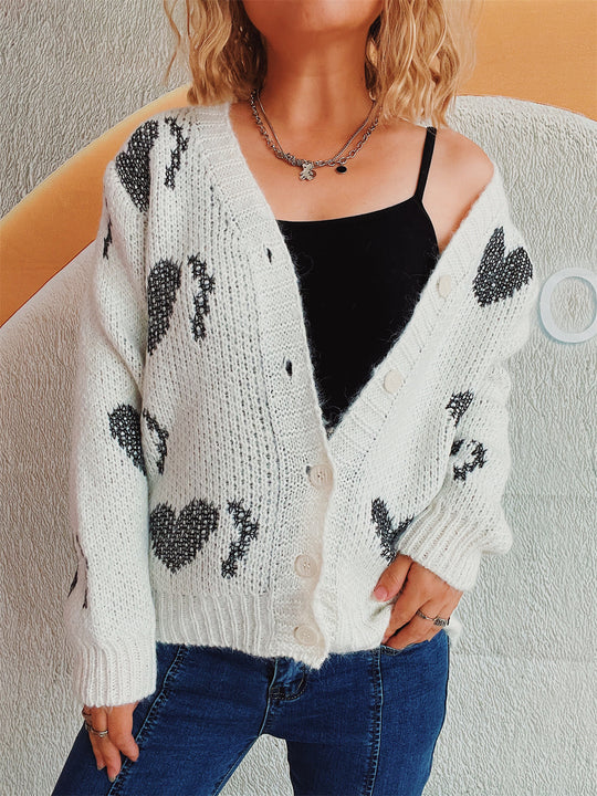 Damen gestrickte Cardigan mit Herzmuster und Knopfdetails Heidi-Mode