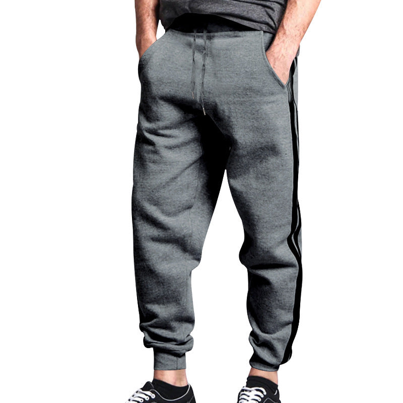 Herren sportliche Jogginghose mit seitlichen Kontraststreifen und elastischem Bund Heidi-Mode