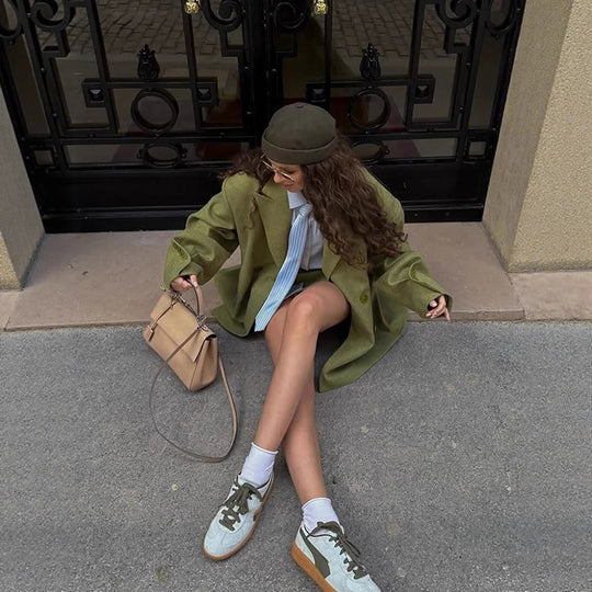 Damen Elegante Blazerjacke mit strukturiertem Stoff und passendem Minirock Heidi-Mode