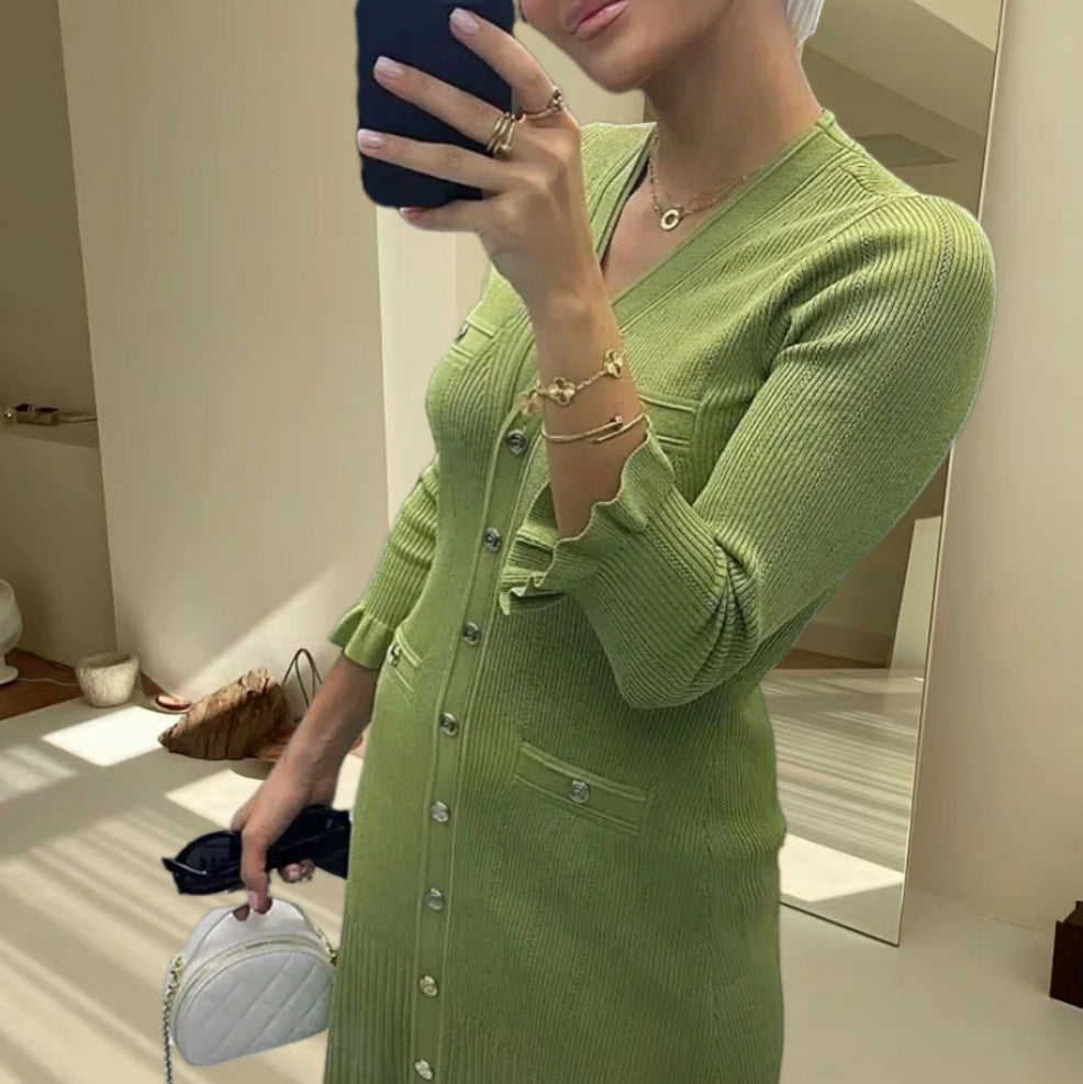 Damen Strickmaxikleid mit Knopfleiste und modischem V-Ausschnitt Heidi-Mode