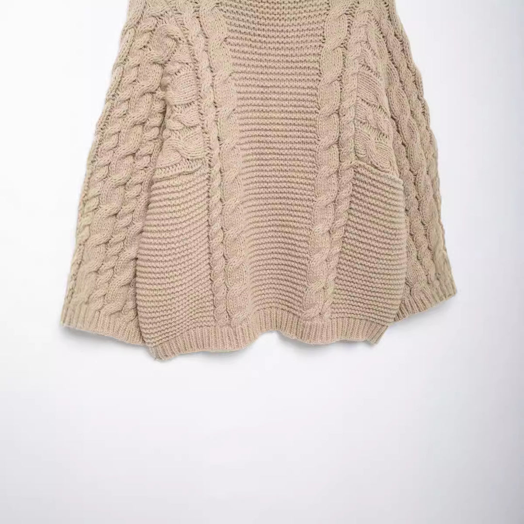 Damen Strickpullover im lässigen Oversize-Schnitt mit aufwendigem Zopfmuster Heidi-Mode