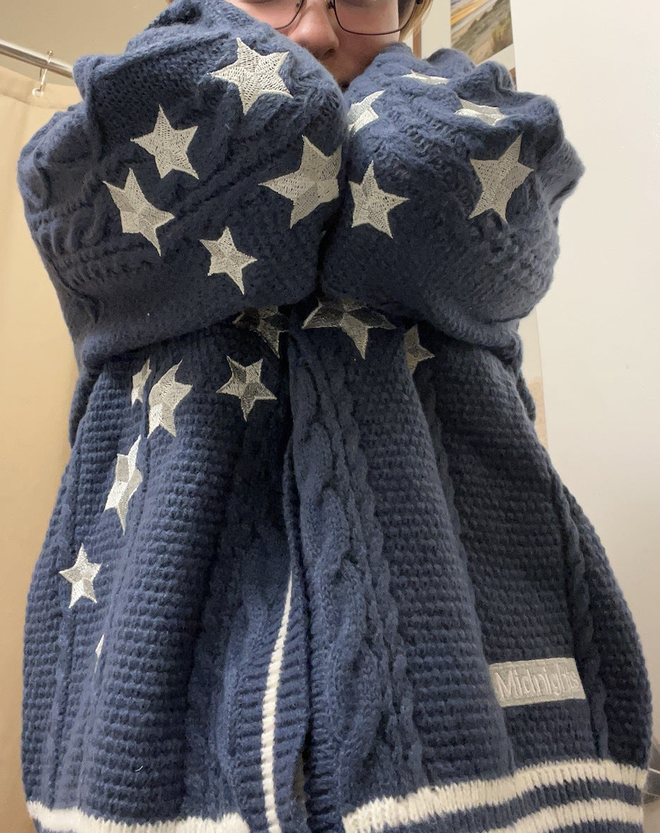 Damen Grobstrickjacke mit Sternen-Details und dekorativen Knöpfen Heidi-Mode