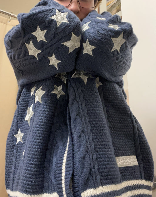 Damen Grobstrickjacke mit Sternen-Details und dekorativen Knöpfen Heidi-Mode