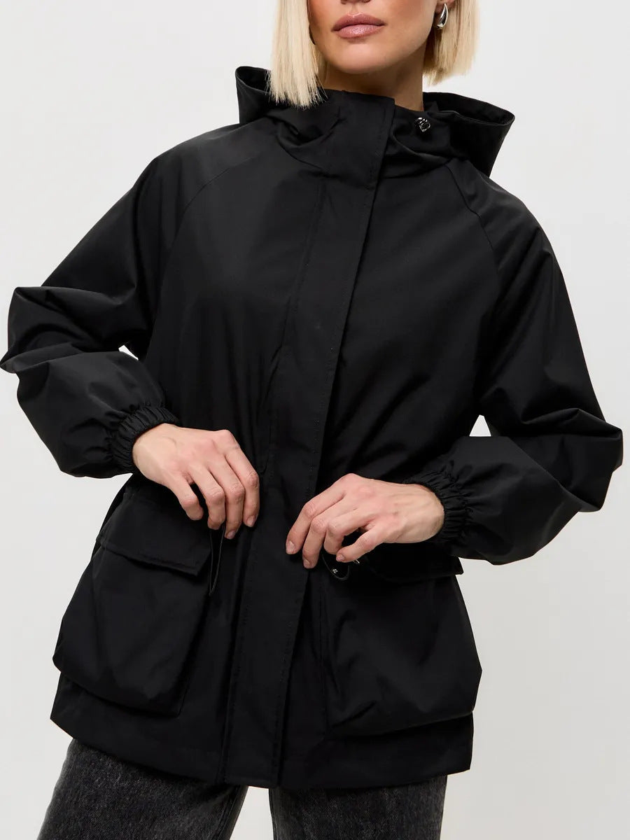 Damen leichte Windbreaker-Jacke mit verstellbarem Bund und praktischen Taschen Heidi-Mode