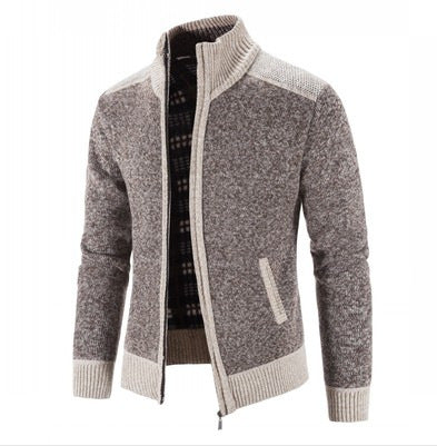 Herren Strickjacke mit hohem Kragen und kariertem Innenfutter Heidi-Mode