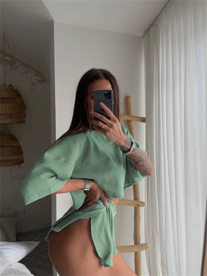 Damen Sportliches Set mit kurzem Oberteil und Shorts Heidi-Mode