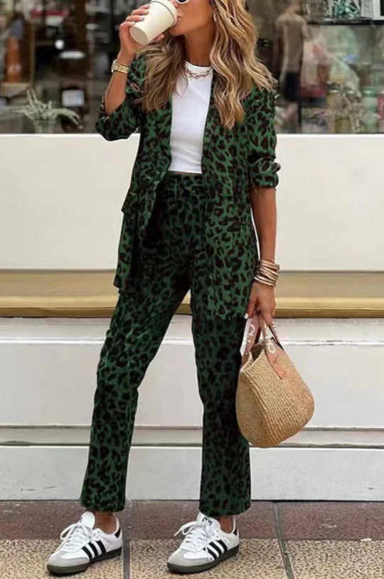 Damen elegantes Leinenanzug-Set im Leopardenmuster mit tailliertem Blazer und geraden Hose Heidi-Mode
