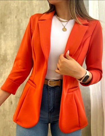 Damen eleganter Blazer mit tailliertem Schnitt und praktischen Taschen Heidi-Mode