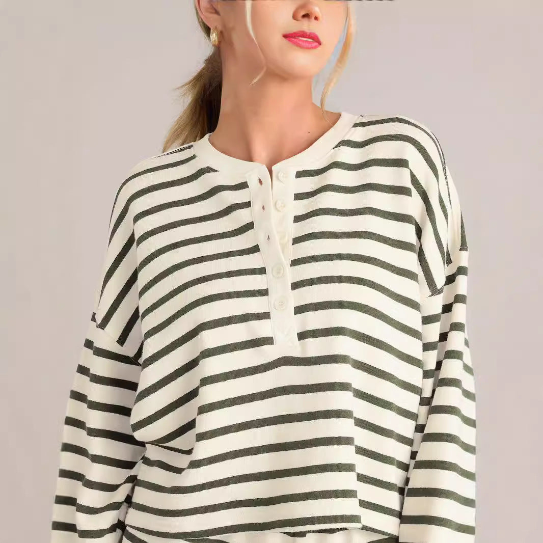 Damen Lässiges Set aus gestreiftem Oberteil und Shorts im Sport-Look Heidi-Mode