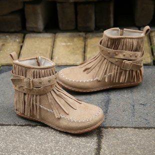 Damen Moccasin-Stiefeletten mit Fransen und dekorativem Schnallen-Design Heidi-Mode