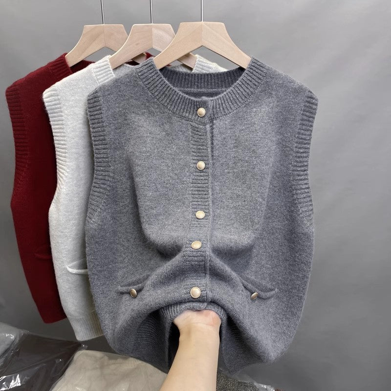 Damen Strickweste mit Knopfdetails und seitlichen Taschen Heidi-Mode
