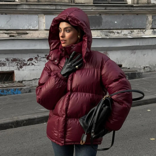 Damen Kuschelige Daunenjacke mit Kapuze und elegantem Schnitt Heidi-Mode