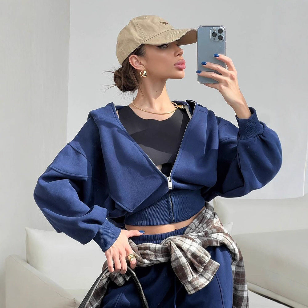 Damen sportliches Crop-Hoodie- und weite Jogginghose-Set mit modischen Akzenten Heidi-Mode