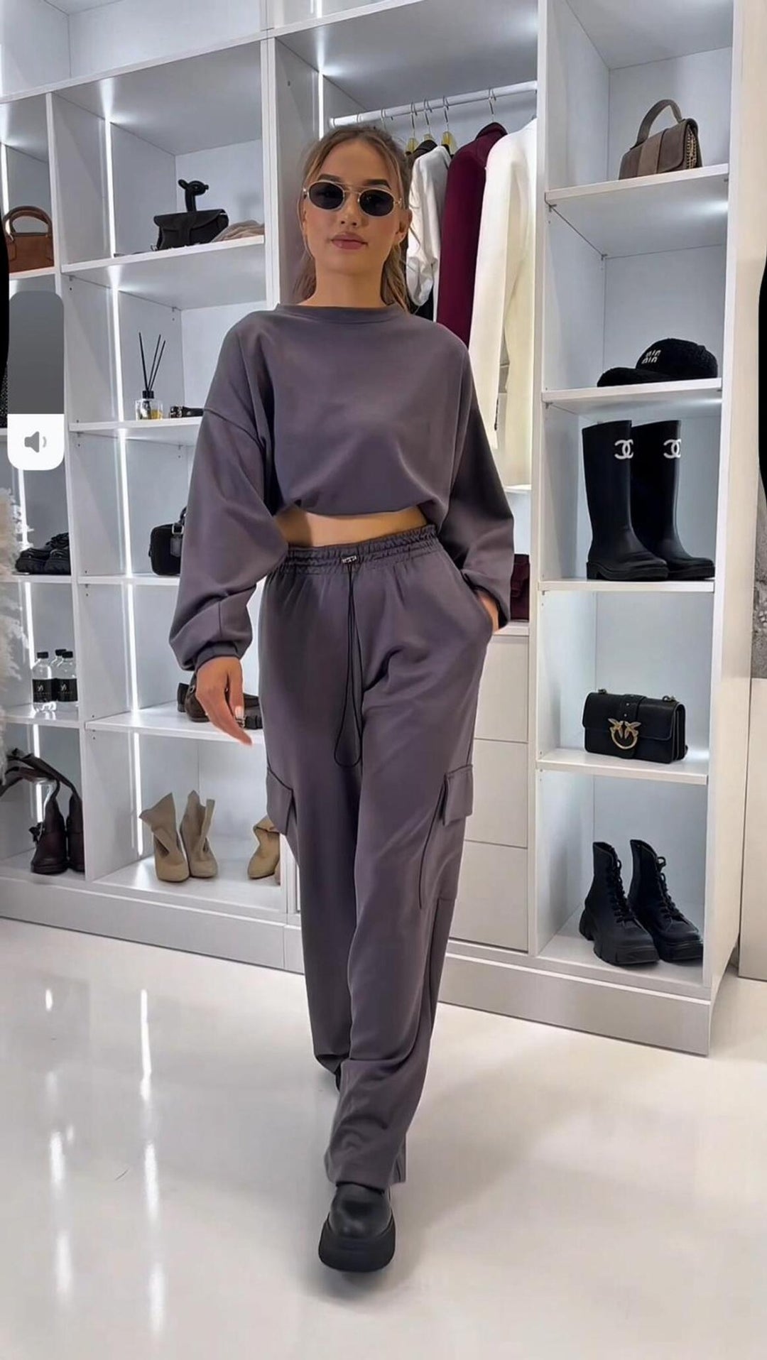 Damen lässiges Set mit cropped Oberteil und weiten Jogginghosen Heidi-Mode