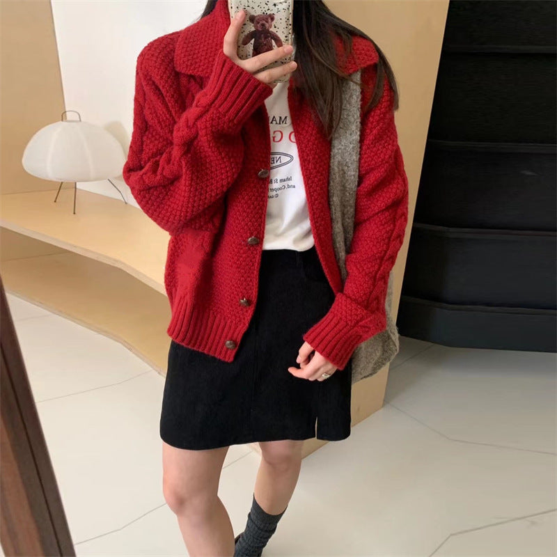 Damen Grobstrickjacke mit kontrastierenden Knöpfen und strukturiertem Design Heidi-Mode