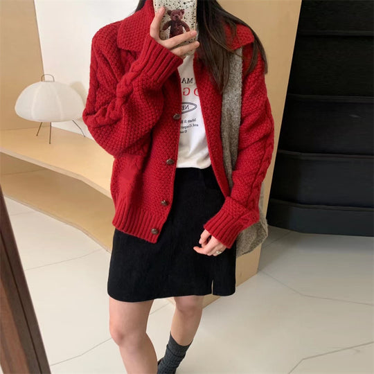 Damen Grobstrickjacke mit kontrastierenden Knöpfen und strukturiertem Design Heidi-Mode
