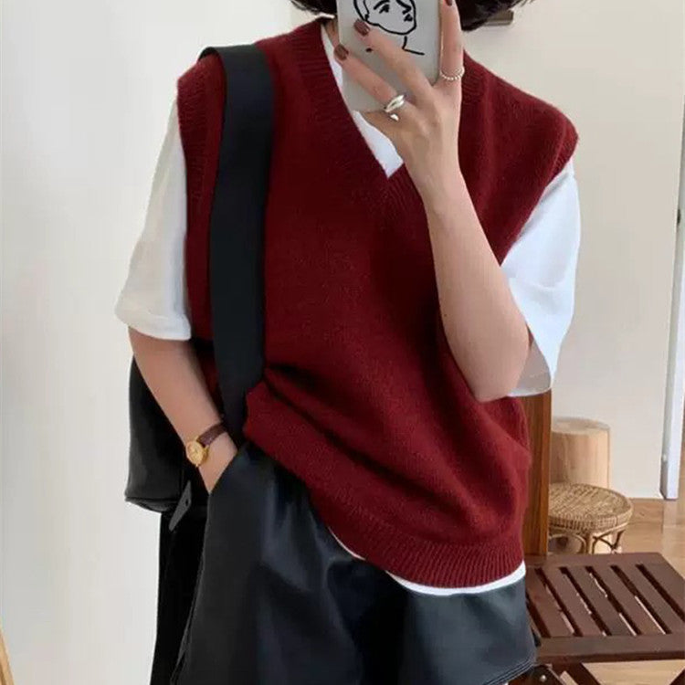 Damen Elegante Strickweste im Relaxed Fit mit V-Ausschnitt und feinen Details Heidi-Mode