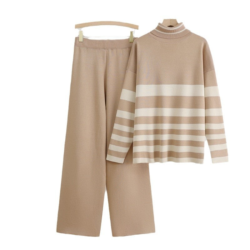 Damen Komfortables Strick-Loungewear-Set mit hohem Kragen und breiten Streifen Heidi-Mode