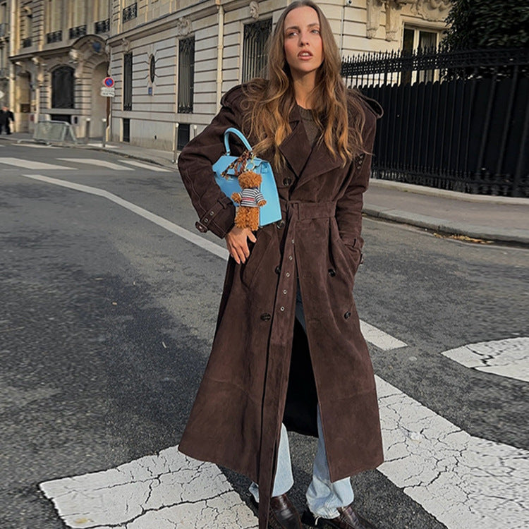 Damen Langer Trenchcoat aus weichem Wildlederimitat mit modischen Details Heidi-Mode