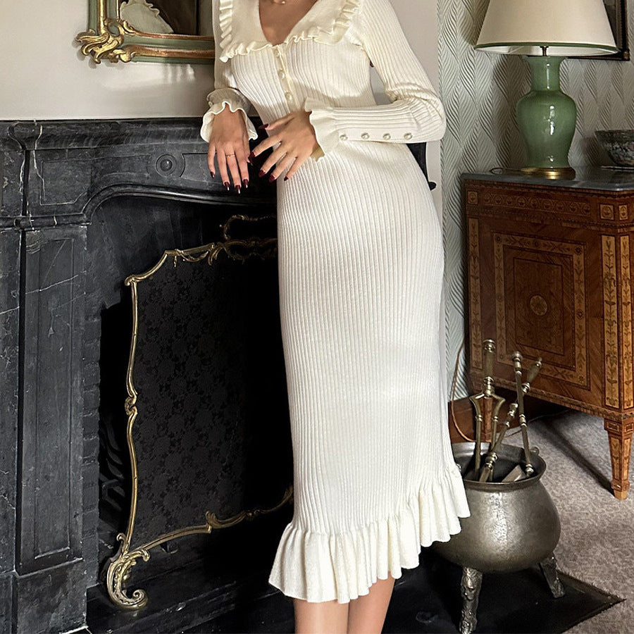 Damen Raffiniertes Strickkleid mit Rüschendetails und Perlknopfverzierung Heidi-Mode