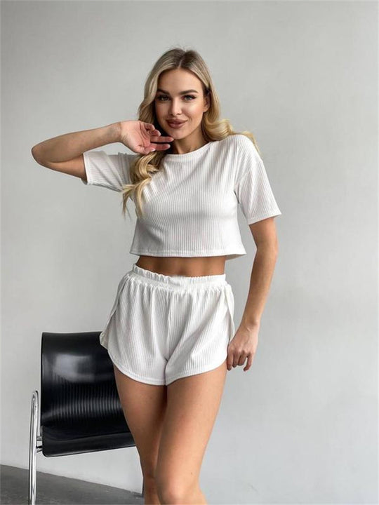 Damen Sportliches Set mit kurzem Oberteil und Shorts Heidi-Mode