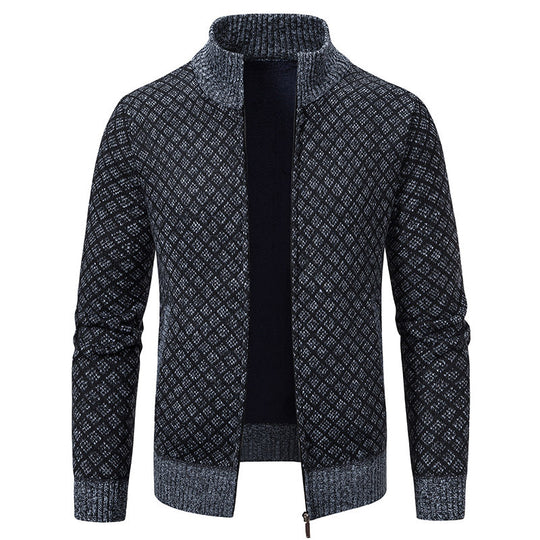 Herren Strickjacke mit modernem Zopfdesign und hohem Stehkragen Heidi-Mode