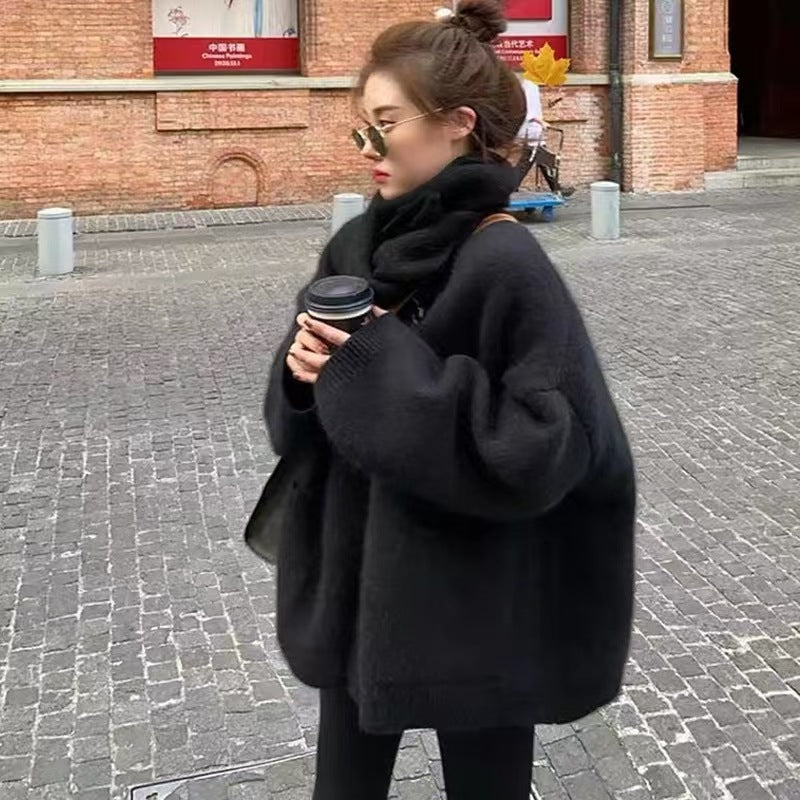 Damen Oversized Strickjacke aus hochwertigem Mohair-Mix mit tiefem V-Ausschnitt und praktischen Taschen Heidi-Mode